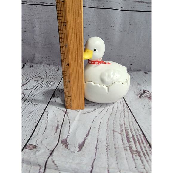 hatching duckling white ceramic trinket jar with heart ribbon READ - Picture 10 of 10